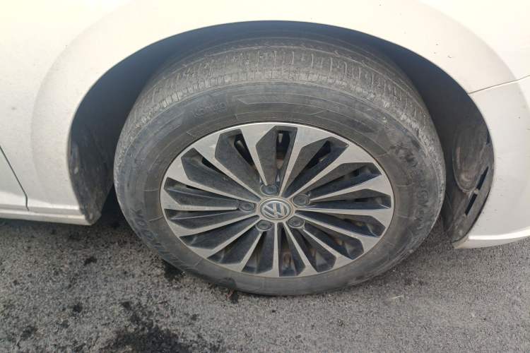 Used Volkswagen Lavida Pure Electric 2019 Enjoyment Edition Right Front Wheel Hub