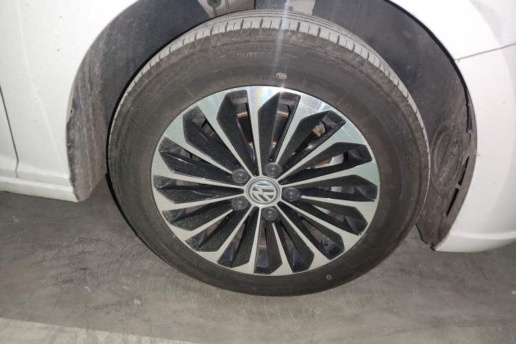 Used Volkswagen Lavida Pure Electric 2019 Enjoyment Edition Right Front Wheel Hub