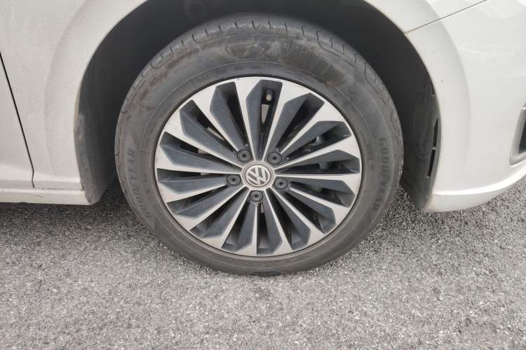 Used Volkswagen Lavida Pure Electric 2019 Enjoyment Edition Right Front Wheel Hub