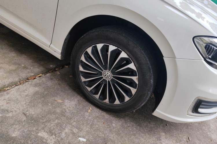 Used Volkswagen Lavida Pure Electric 2019 Enjoyment Edition Right Front Wheel Hub