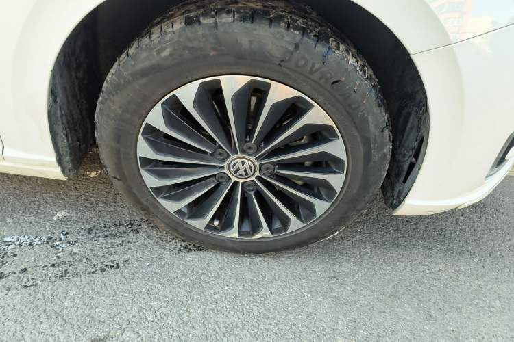 Used Volkswagen Lavida Pure Electric 2019 Enjoyment Edition Right Front Wheel Hub