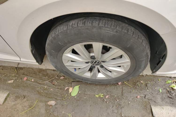 Used Volkswagen Lavida Pure Electric 2019 Enjoyment Edition Right Front Wheel Hub