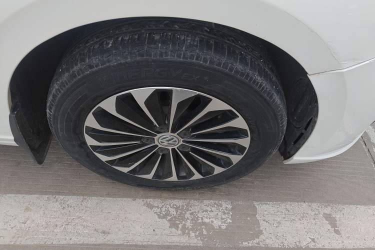Used Volkswagen Lavida Pure Electric 2019 Enjoyment Edition Right Front Wheel Hub