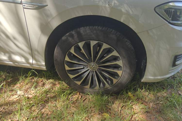 Used Volkswagen Lavida Pure Electric 2019 Enjoyment Edition Right Front Wheel Hub
