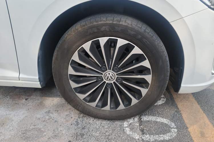 Used Volkswagen Lavida Pure Electric 2019 Enjoyment Edition Right Front Wheel Hub