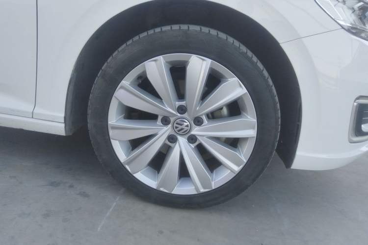 Used Volkswagen Lavida Pure Electric  Right Front Wheel Hub