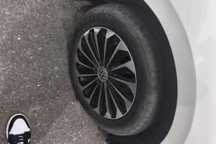 Used Volkswagen Lavida Pure Electric 2019 Enjoyment Edition Right Front Wheel Hub