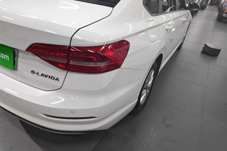 Used Volkswagen Lavida Pure Electric 2019 Low-Trim Version Right Rear Taillight