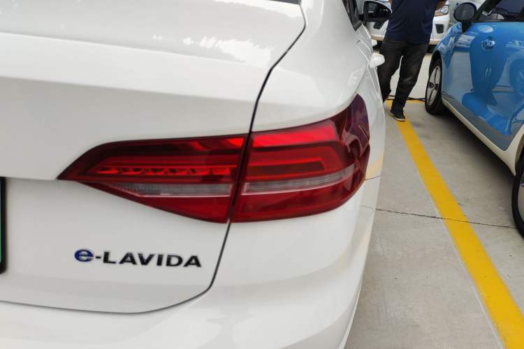 Used Volkswagen Lavida Pure Electric 2019 Low-Trim Version Right Rear Taillight