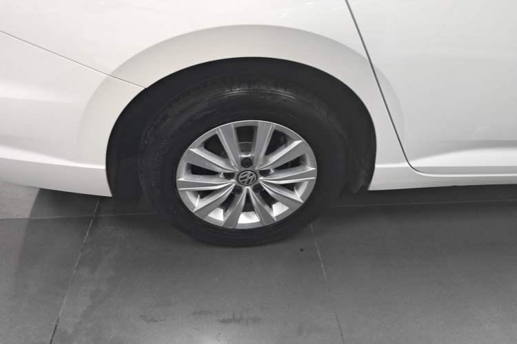 Used Volkswagen Lavida Pure Electric 2019 Low-Trim Version Right Rear Wheel Hub