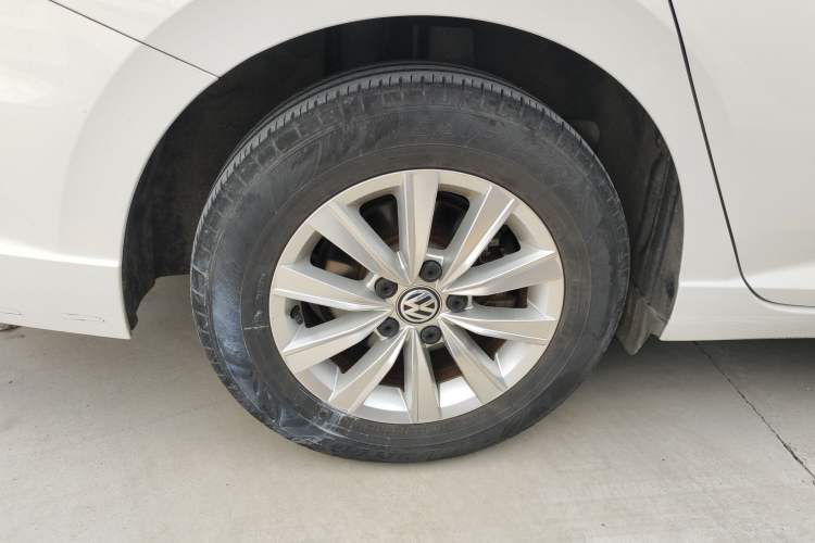 Used Volkswagen Lavida Pure Electric 2019 Low-Trim Version Right Rear Wheel Hub