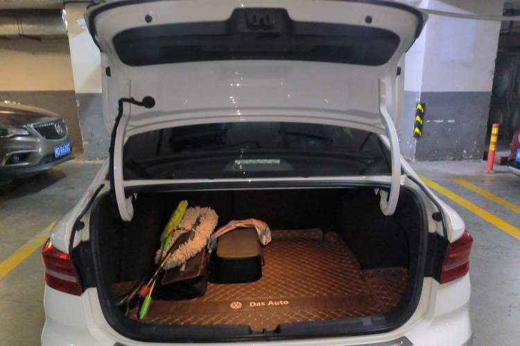 Used Volkswagen Lavida Pure Electric 2019 Enjoyment Edition Trunk