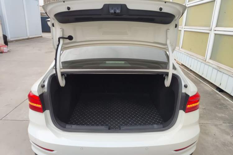 Used Volkswagen Lavida Pure Electric 2019 Low-Trim Version Trunk