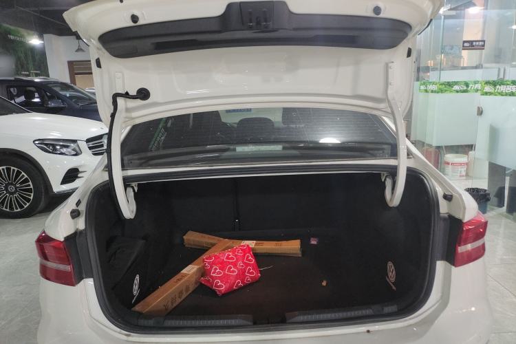 Used Volkswagen Lavida Pure Electric 2019 Enjoyment Edition Trunk