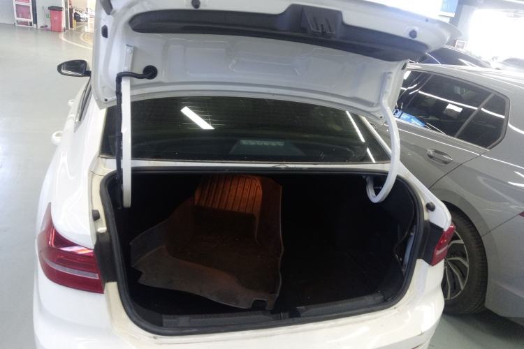 Used Volkswagen Lavida Pure Electric 2019 Enjoyment Edition Trunk