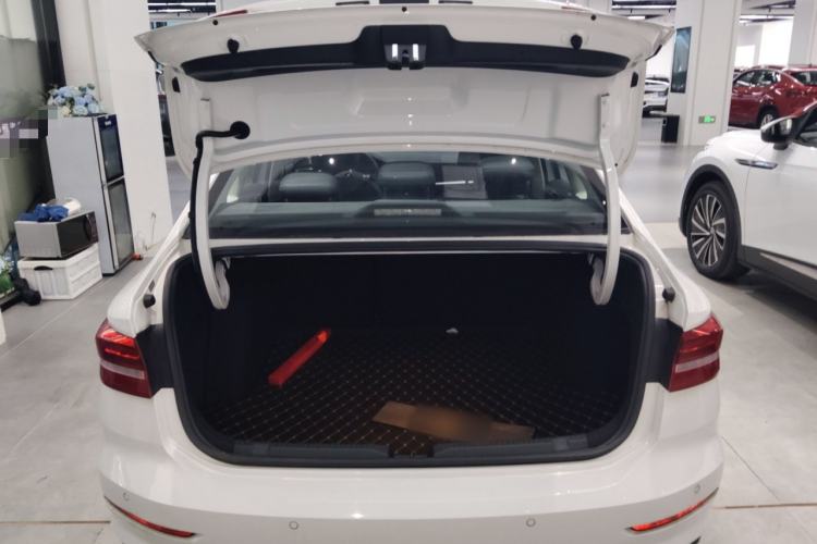 Used Volkswagen Lavida Pure Electric 2019 Enjoyment Edition Trunk