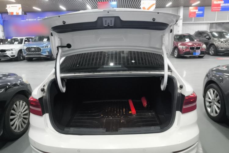 Used Volkswagen Lavida Pure Electric 2019 Enjoyment Edition Trunk