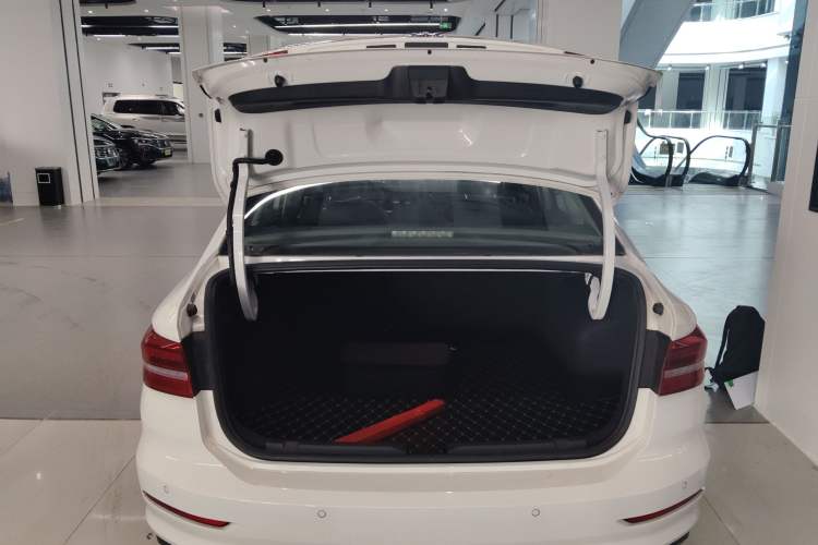 Used Volkswagen Lavida Pure Electric 2019 Enjoyment Edition Trunk