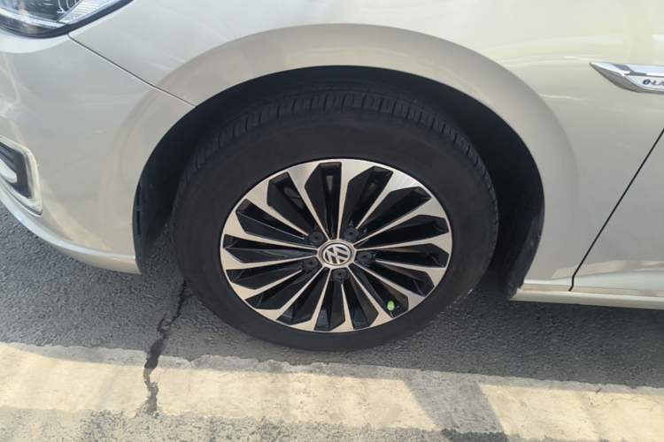 Used Volkswagen Lavida Pure Electric 2019 Enjoyment Edition Left Front Wheel Hub
