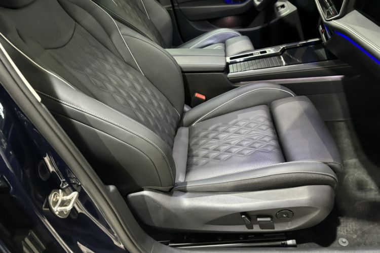 Used Volkswagen Magotan 2024 380TSI DSG Ultimate Edition Interior 5