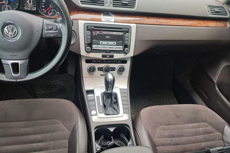 Used Volkswagen Magotan 2012 Travel Edition 2.0 TSI Comfort Version Gear Lever