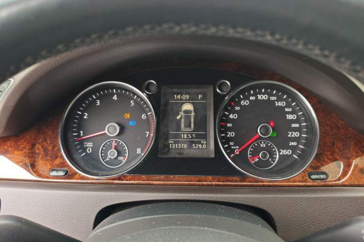 Used Volkswagen Magotan 2012 Travel Edition 2.0 TSI Comfort Version Instrument Cluster