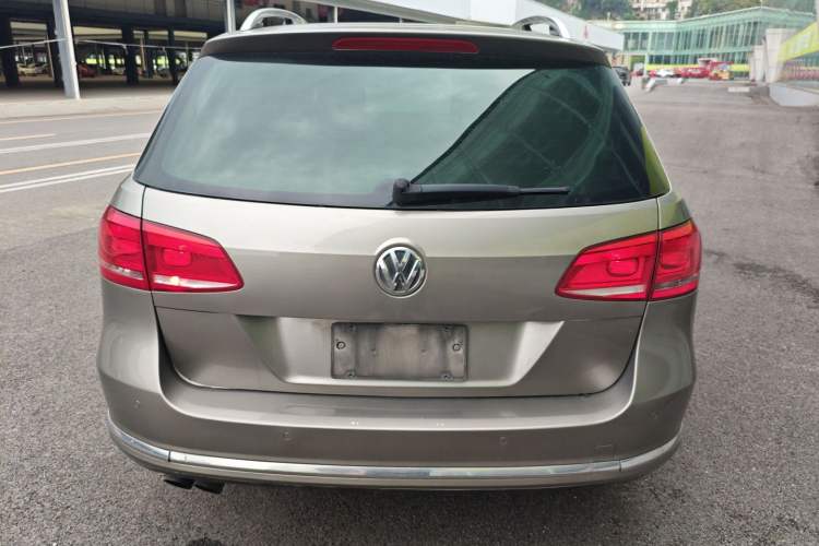 Used Volkswagen Magotan 2012 Travel Edition 2.0 TSI Comfort Version Rear
