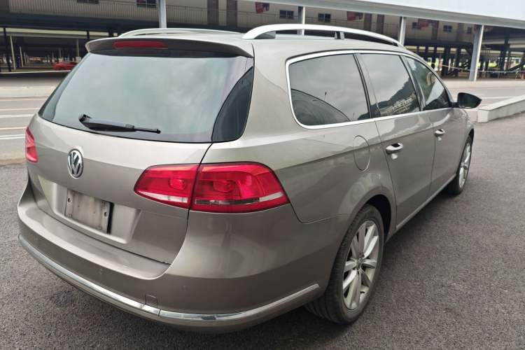 Used Volkswagen Magotan 2012 Travel Edition 2.0 TSI Comfort Version Rear Right 45 Deg
