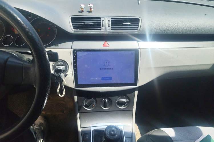 Used Volkswagen Magotan 2007 1.8 TSI Manual Tech Model Audio And AC Panel