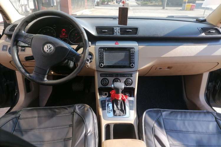 Used Volkswagen Magotan 2007 1.8 TSI Automatic Comfort Model Center Console