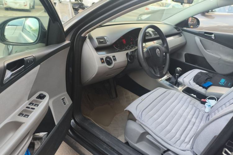Used Volkswagen Magotan 2007 2.0 Manual Standard Edition Driver Seat