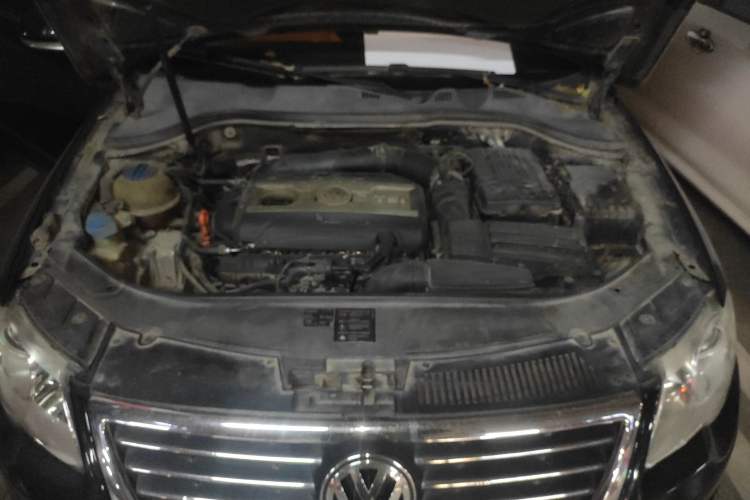 Used Volkswagen Magotan 2007 1.8 TSI Automatic Comfort Model Engine Bay