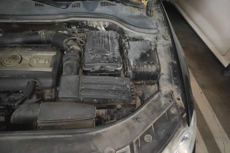 Used Volkswagen Magotan 2007 1.8 TSI Automatic Comfort Model Engine Bay Left