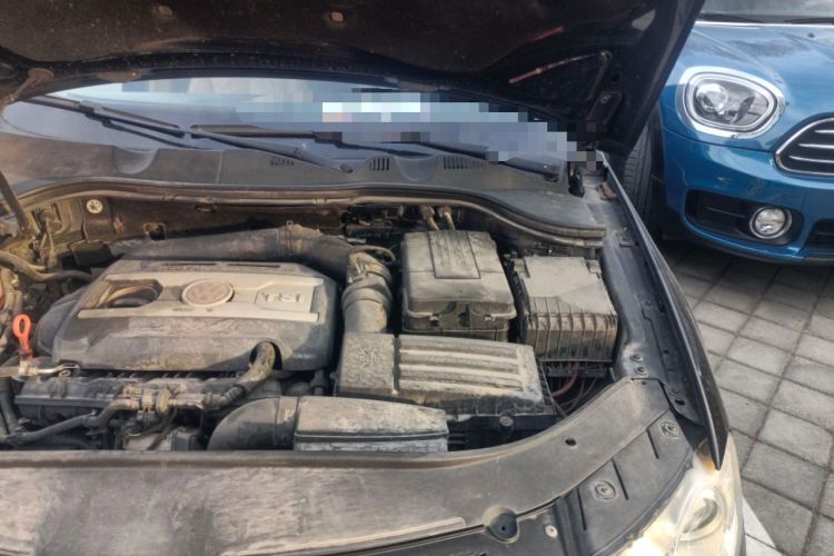 Used Volkswagen Magotan 2007 1.8 TSI Automatic Comfort Model Engine Bay Left