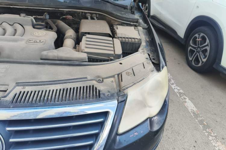 Used Volkswagen Magotan 2007 2.0 Manual Standard Edition Engine Bay Left