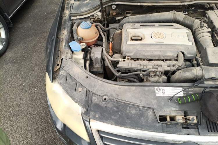 Used Volkswagen Magotan 2007 1.8 TSI Automatic Comfort Model Engine Bay Right