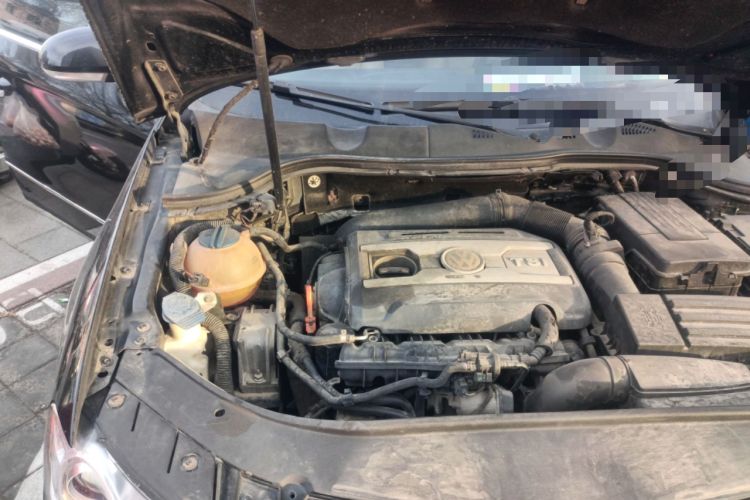 Used Volkswagen Magotan 2007 1.8 TSI Automatic Comfort Model Engine Bay Right
