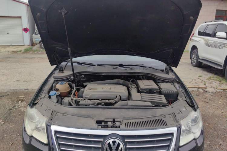 Used Volkswagen Magotan 2007 1.8 TSI Manual Tech Model Engine Bay