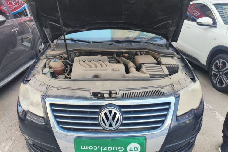 Used Volkswagen Magotan 2007 2.0 Manual Standard Edition Engine Bay
