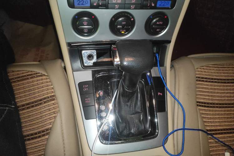 Used Volkswagen Magotan 2007 1.8 TSI Automatic Comfort Model Gear Lever