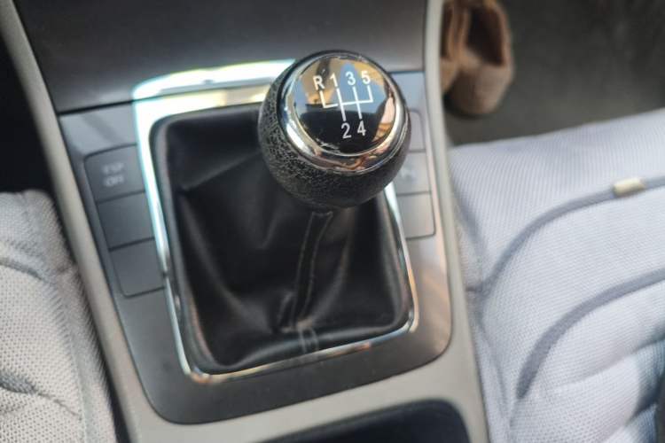 Used Volkswagen Magotan 2007 2.0 Manual Standard Edition Gear Lever