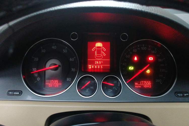 Used Volkswagen Magotan 2007 1.8 TSI Automatic Comfort Model Instrument Cluster