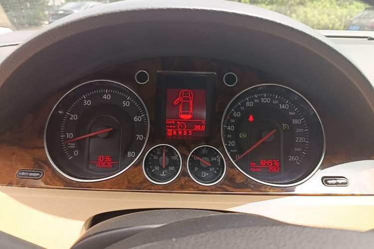 Used Volkswagen Magotan 2007 1.8 TSI Automatic Comfort Model Instrument Cluster