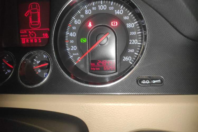 Used Volkswagen Magotan 2007 1.8 TSI Automatic Comfort Model Odometer Close Up