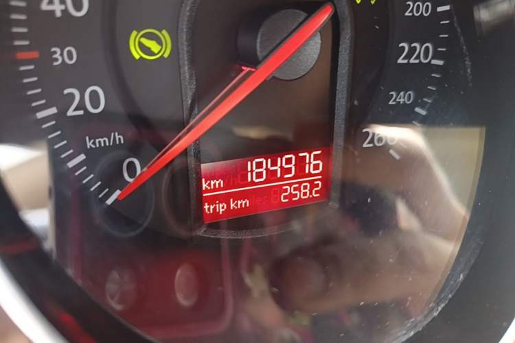Used Volkswagen Magotan 2007 1.8 TSI Automatic Comfort Model Odometer Close Up