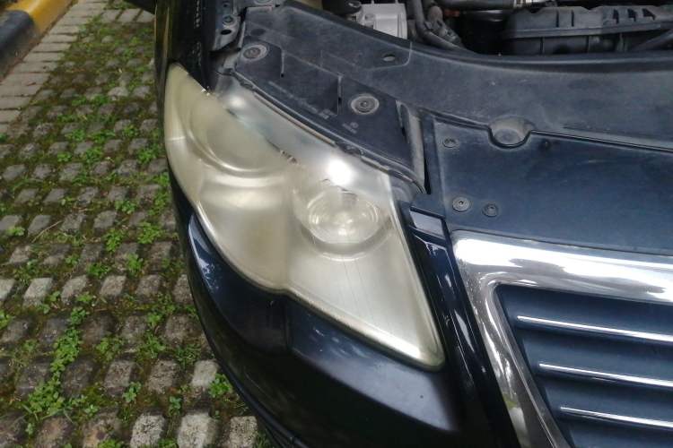 Used Volkswagen Magotan 2007 1.8 TSI Automatic Comfort Model Right Front Headlight