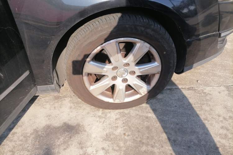 Used Volkswagen Magotan 2007 1.8 TSI Automatic Comfort Model Right Front Wheel Hub