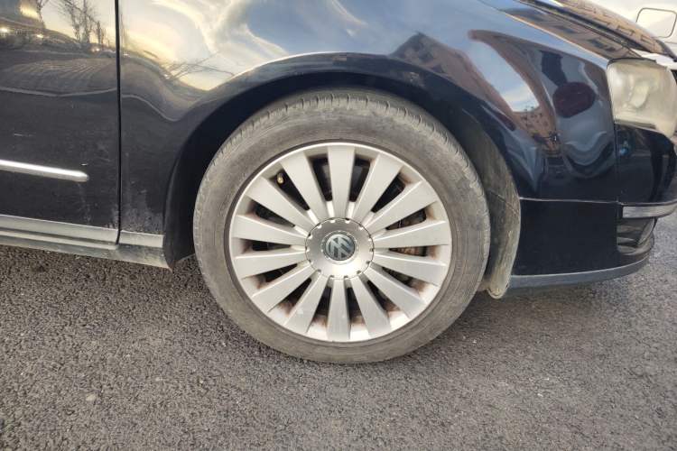 Used Volkswagen Magotan 2007 3.2 Luxury Model Right Front Wheel Hub
