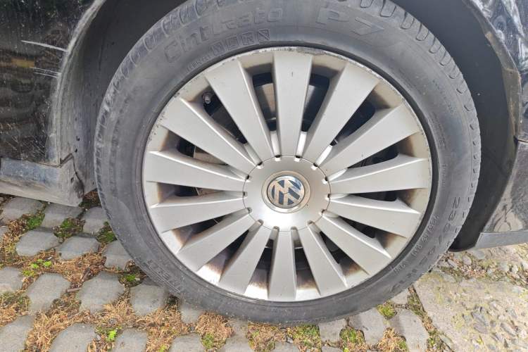 Used Volkswagen Magotan 2007 3.2 Luxury Model Right Front Wheel Hub