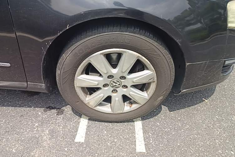 Used Volkswagen Magotan 2007 1.8 TSI Automatic Comfort Model Right Front Wheel Hub